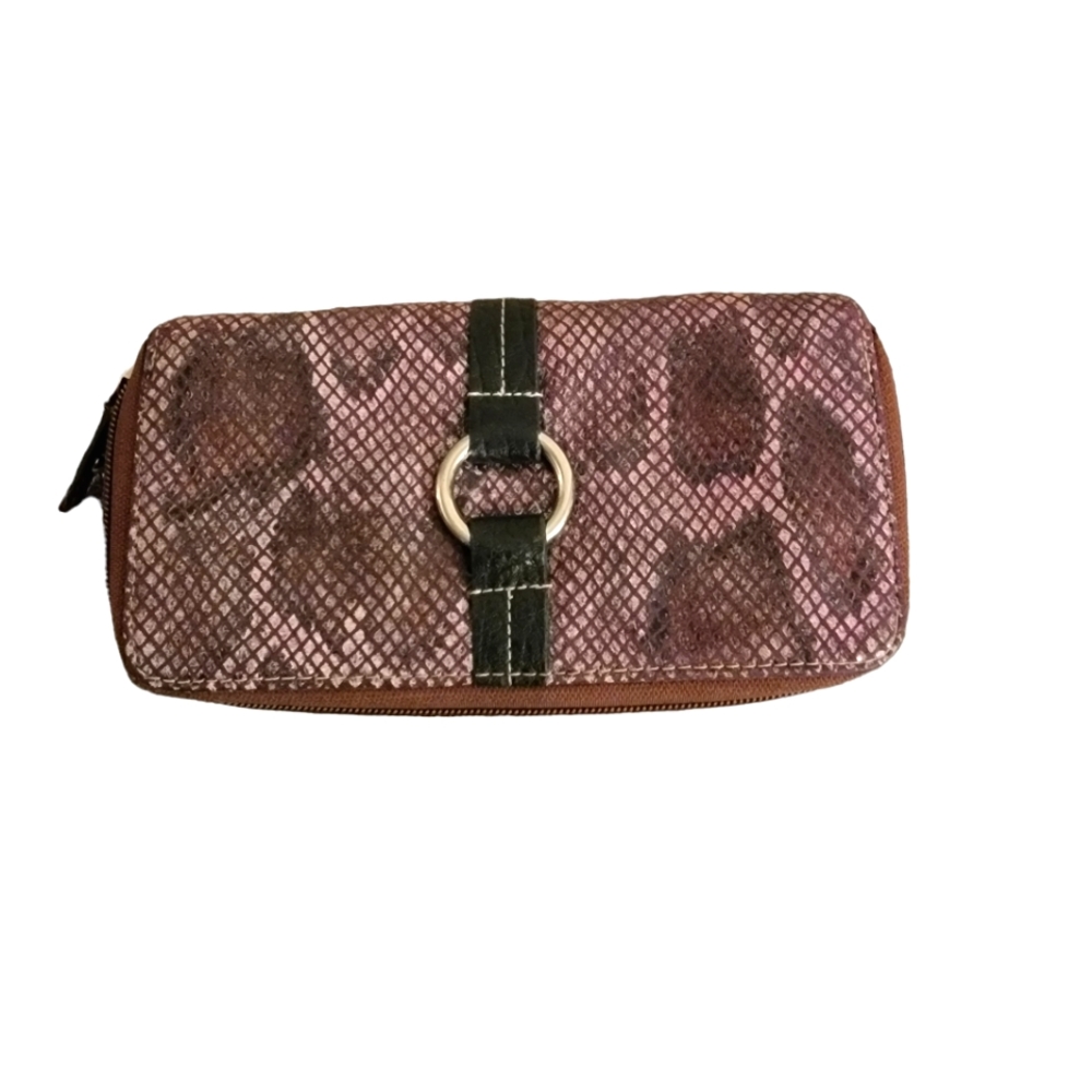 Trenditions Pink Women's Snakeskin Print Wallet. Multi compartments.